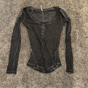 💕 Moving Sale! 💕 
Free people long sleeve top